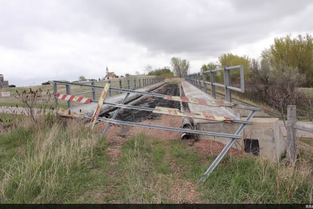 Abandoned Ex CMStP&P Bridge over I-90