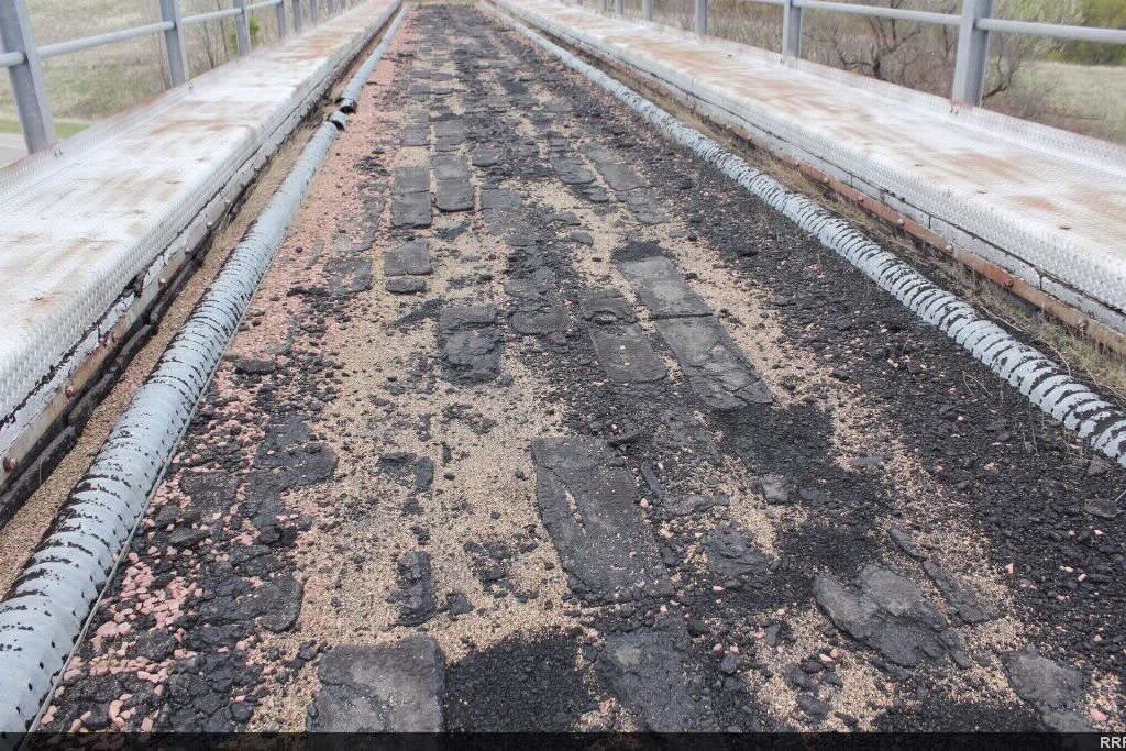 Abandoned Ex CMStP&P Bridge over I-90
