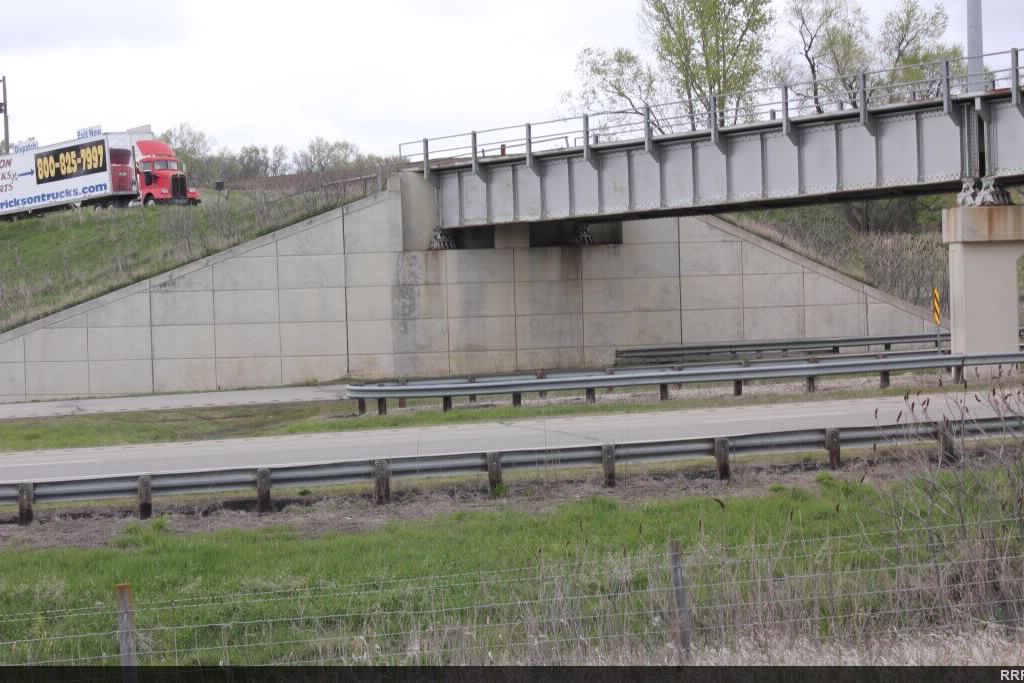 Abandoned Ex CMStP&P Bridge over I-90