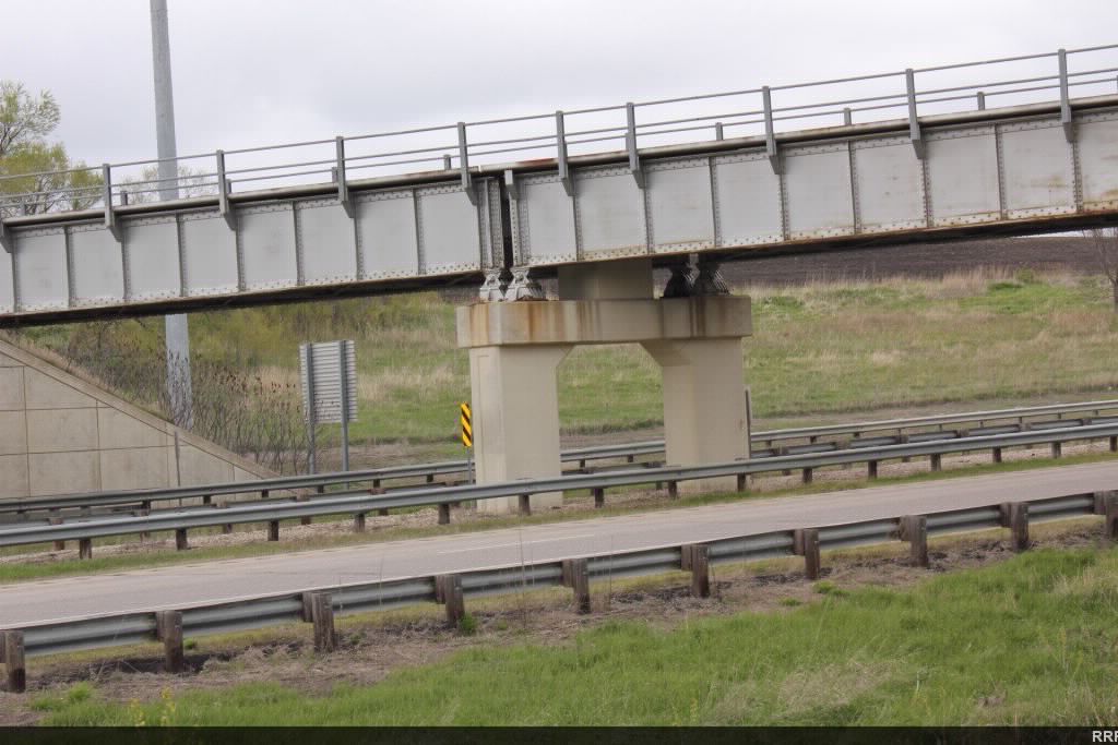 Abandoned Ex CMStP&P Bridge over I-90