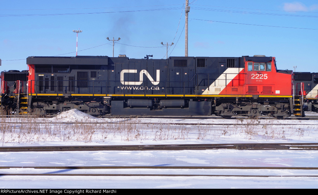 CN 2225