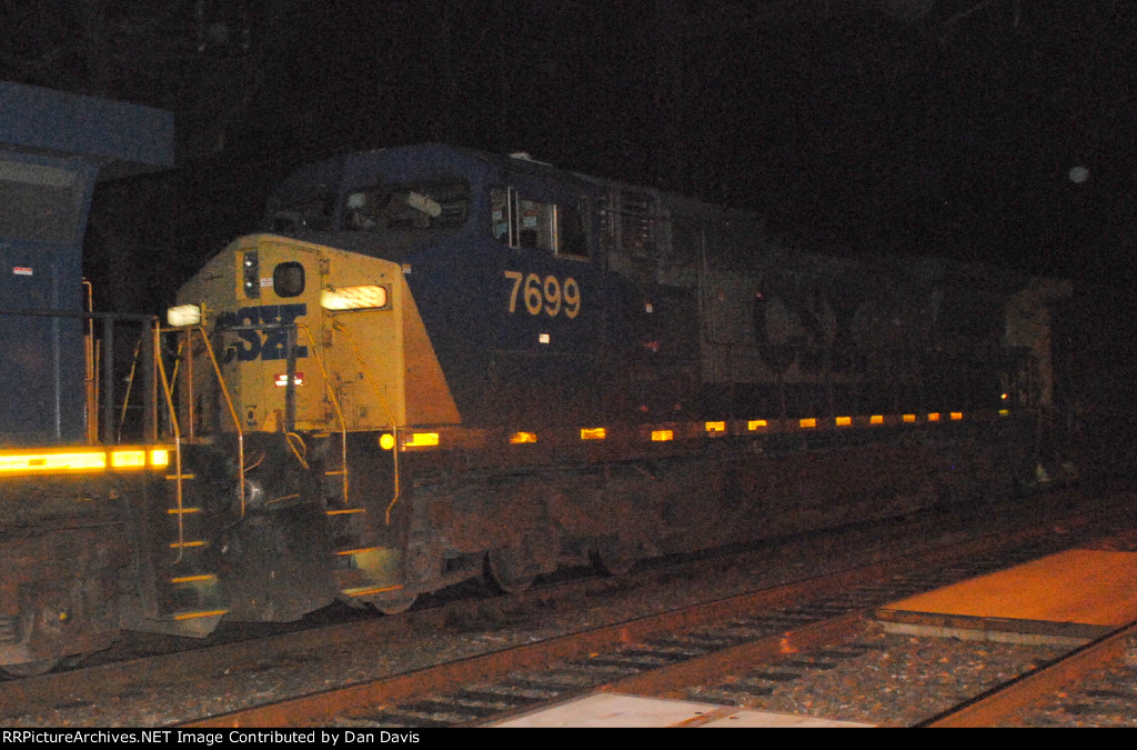CSX CW40-8 7699 second out on Q034-27