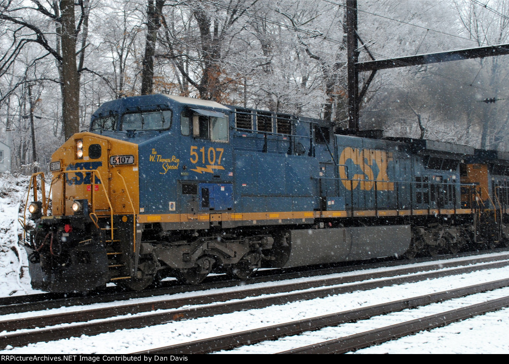 CSX 5107 "The W. Thomas Rice Special" leads Q418-11
