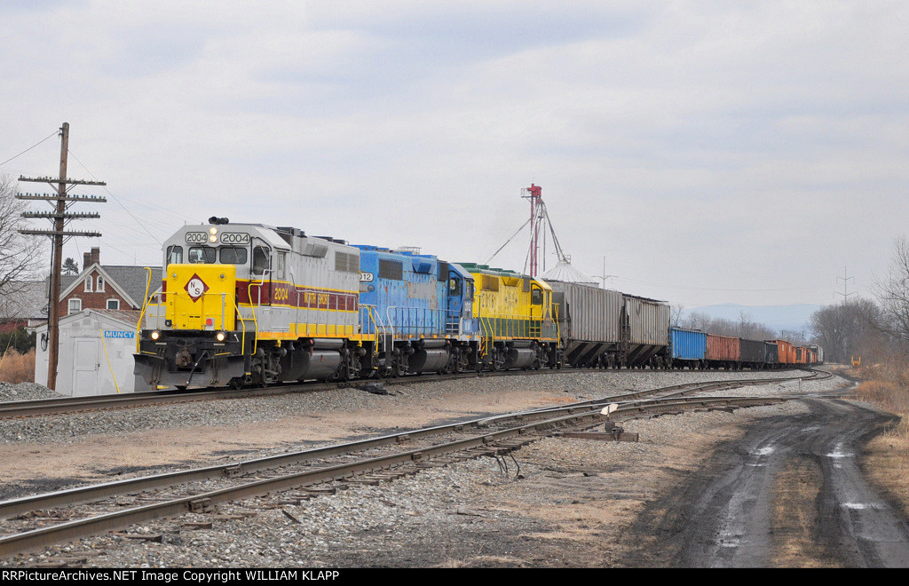 NS5 LVRR 2016 with wide load , crossing over.