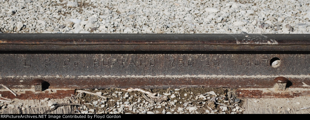 75 LBS L. S. Co. BUFFALO 1907 in yard