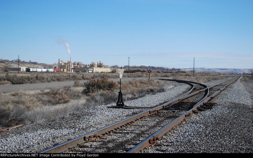 Rail siding into Eagle-Picher Mineral Plant