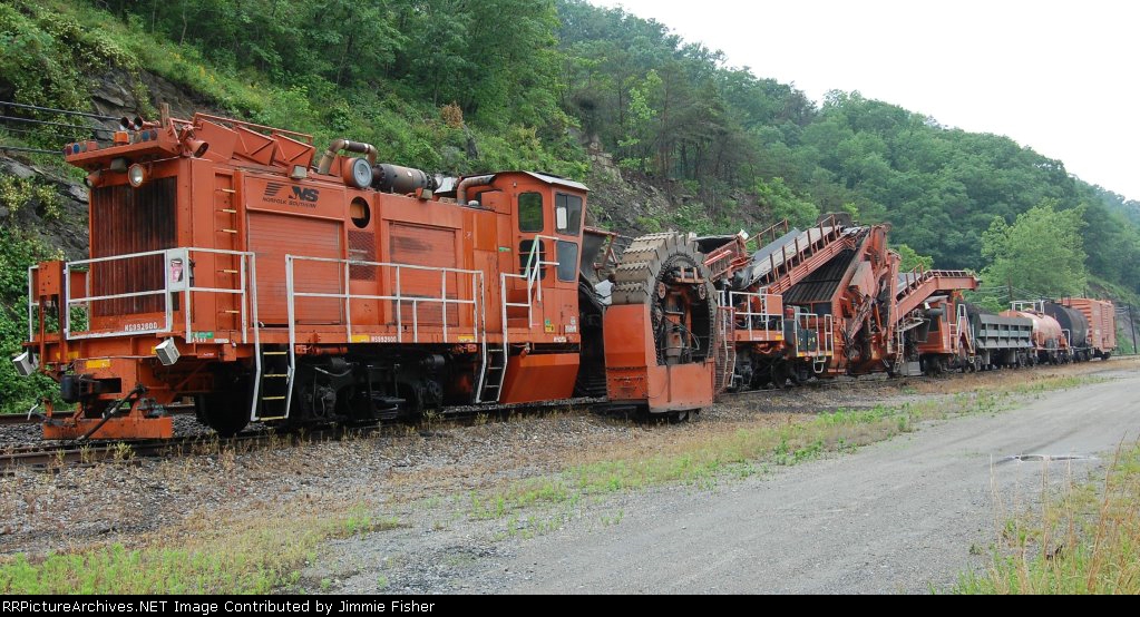 May 22, 2010:  NS ballast cleaner