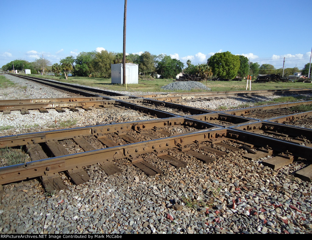 CSX Yeoman an Lakeland Sub diamonds