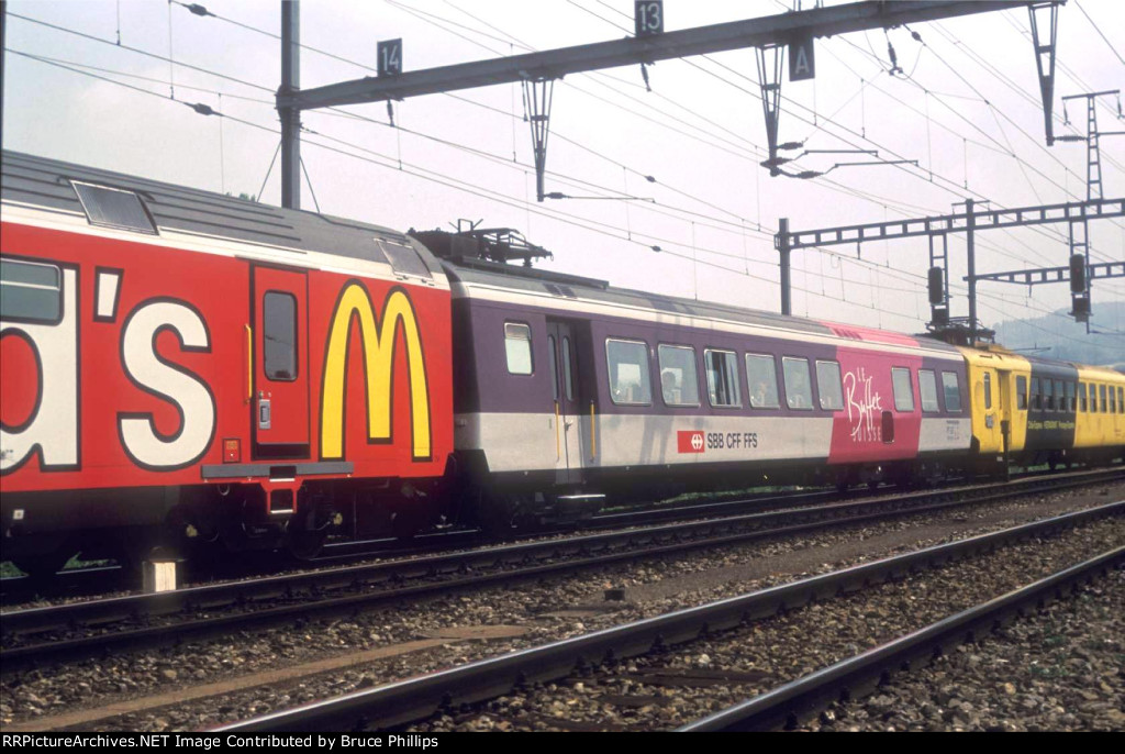 McDonalds and other Buffet/Diners on special train.