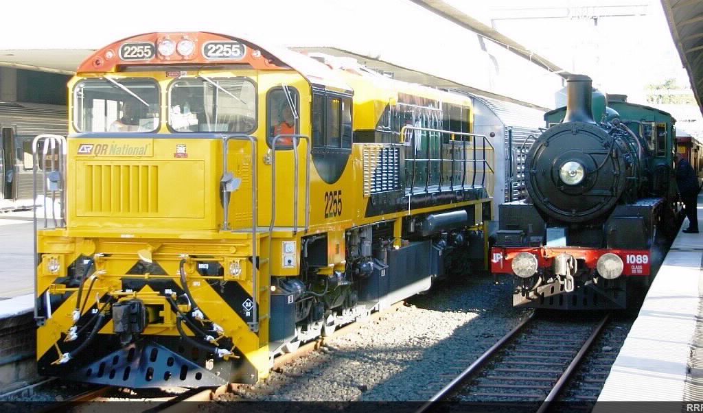 1089 and 2255 at Roma Street Station