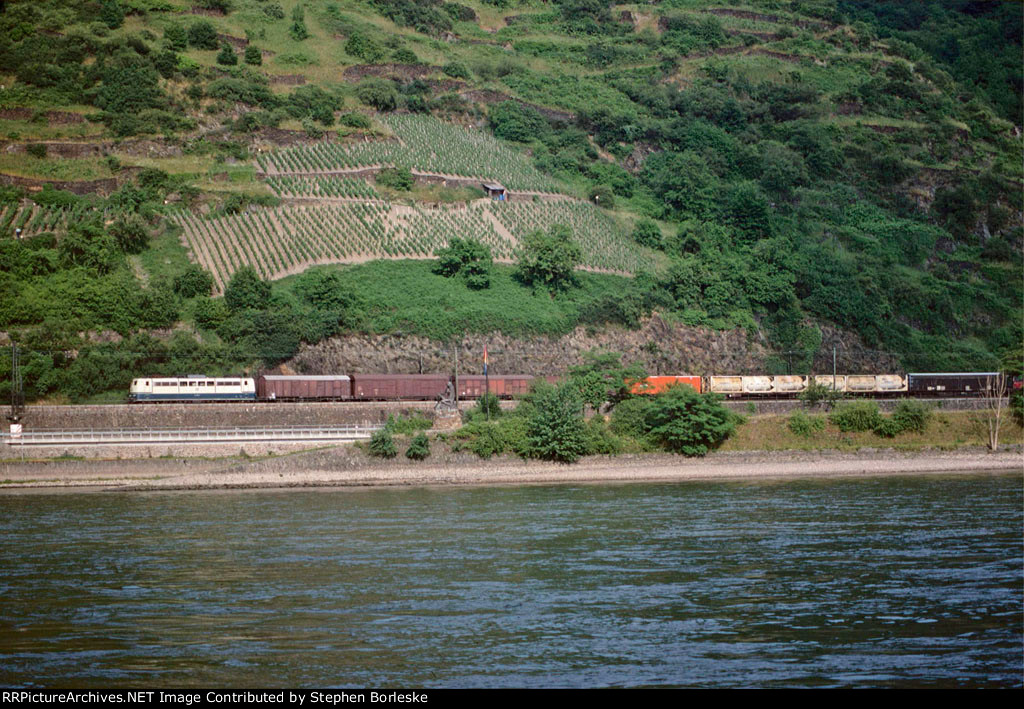 DB along the Rhine