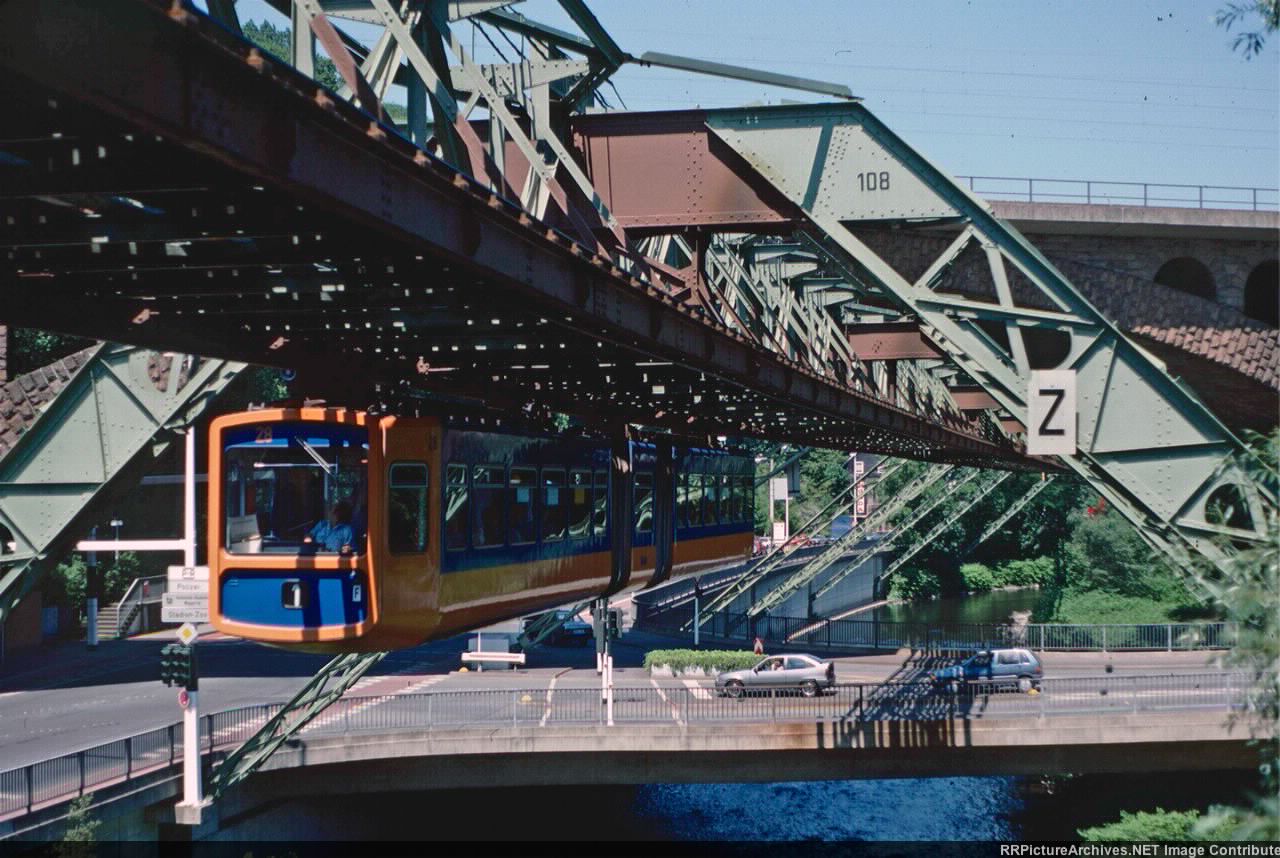 Schwebebahn