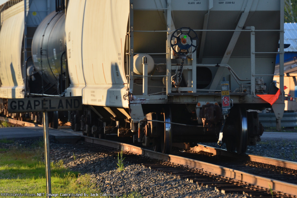 EOT with Grapeland sign