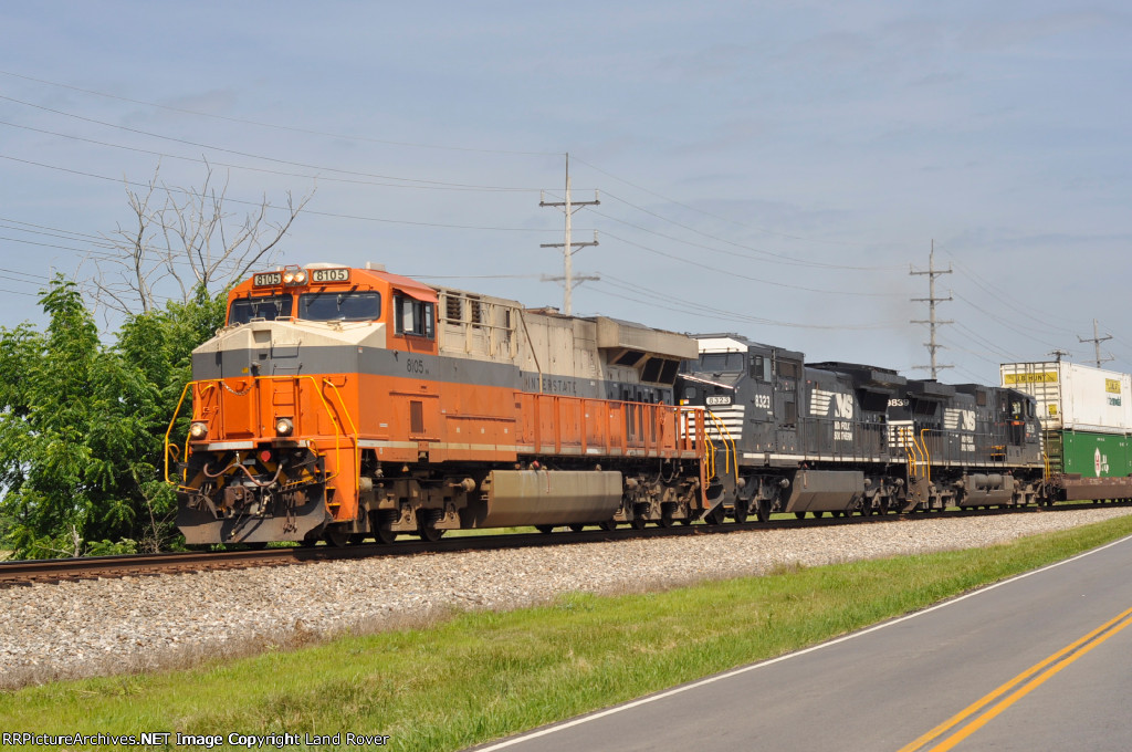 NS / INT 8105 On NS 215 Southbound