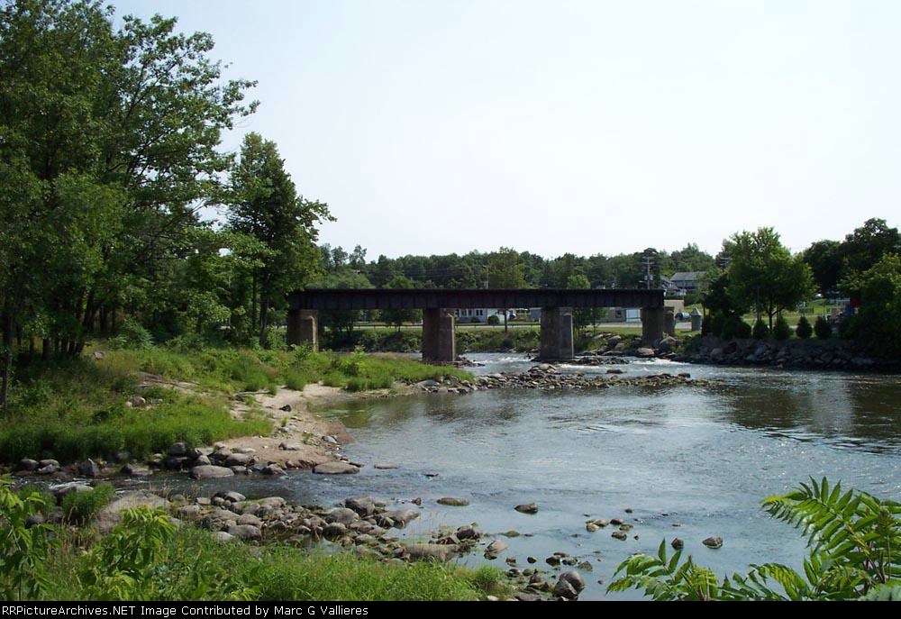 The Great Northern Railway bridge over the North River