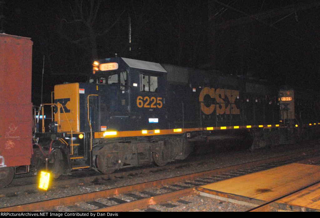 CSX GP40-2 6225 on C746-28