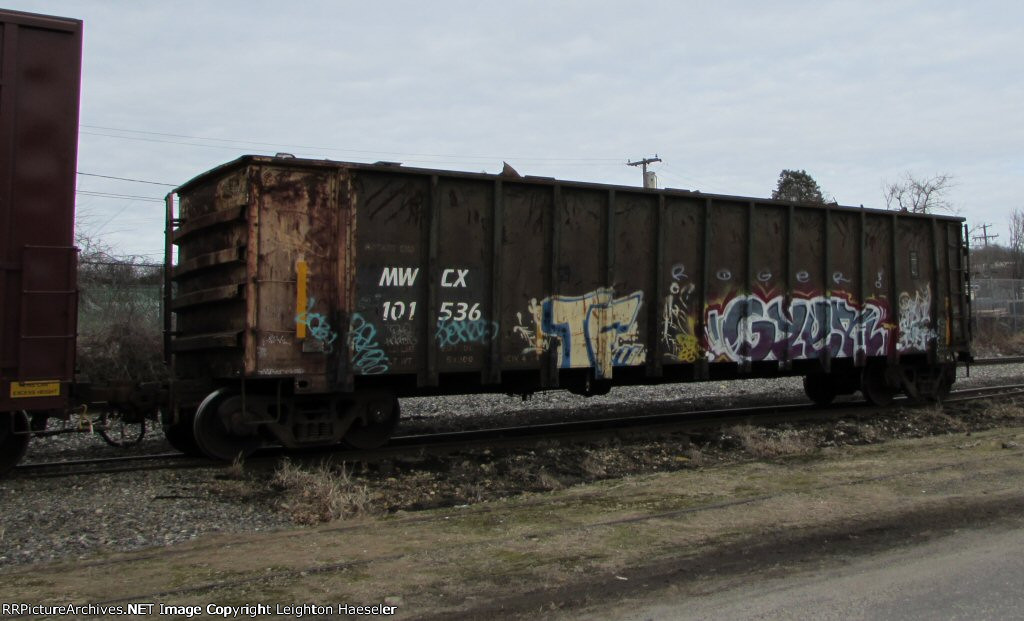 MWCX 101536 (ex-FPPX 1740) loaded