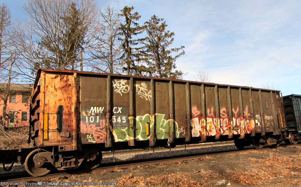 MWCX 101545 (ex-FPPX 1781) loaded