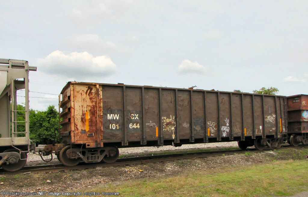 MWCX 101644 (ex-LCRX 3019) loaded