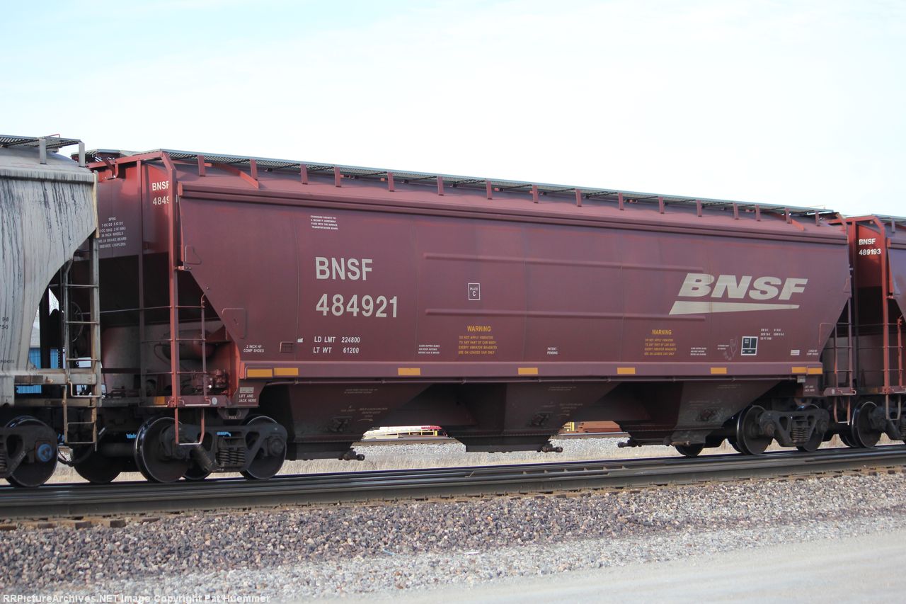BNSF 484921