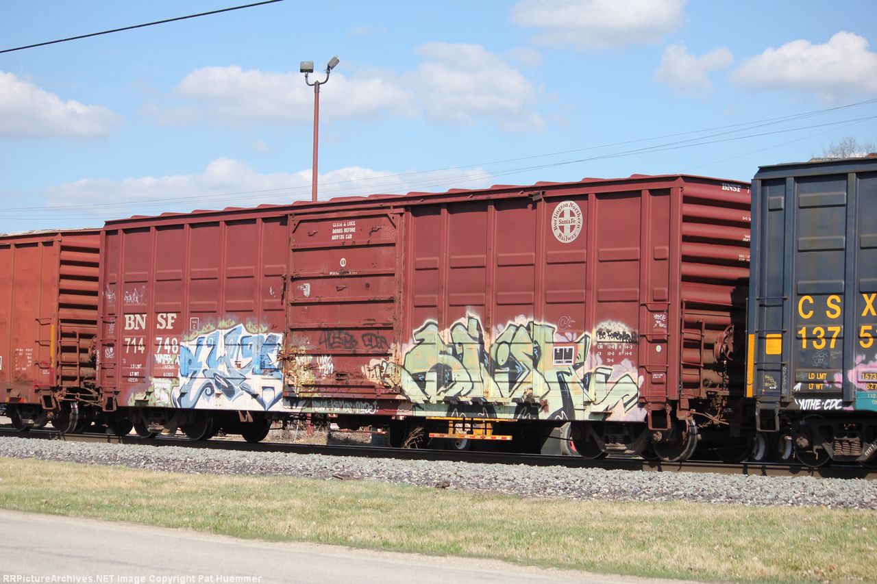 BNSF 714748