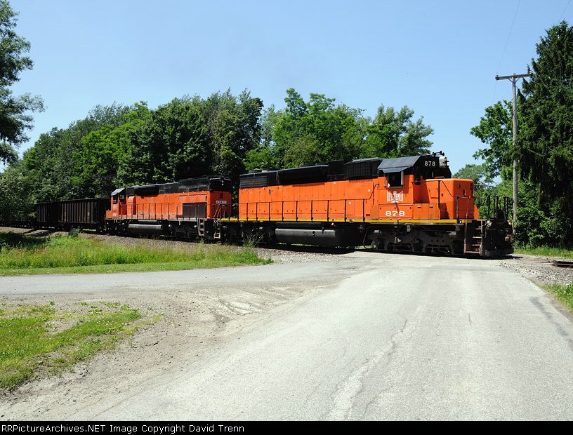 BLE 878 leads a Southbound train near Huntley Rd