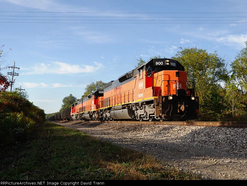 B&LE 900 leads southbound at Shadeland