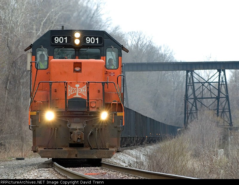 Southbound B&LE 901 leads two sisters and 70 loads out of Conneaut Harbor 