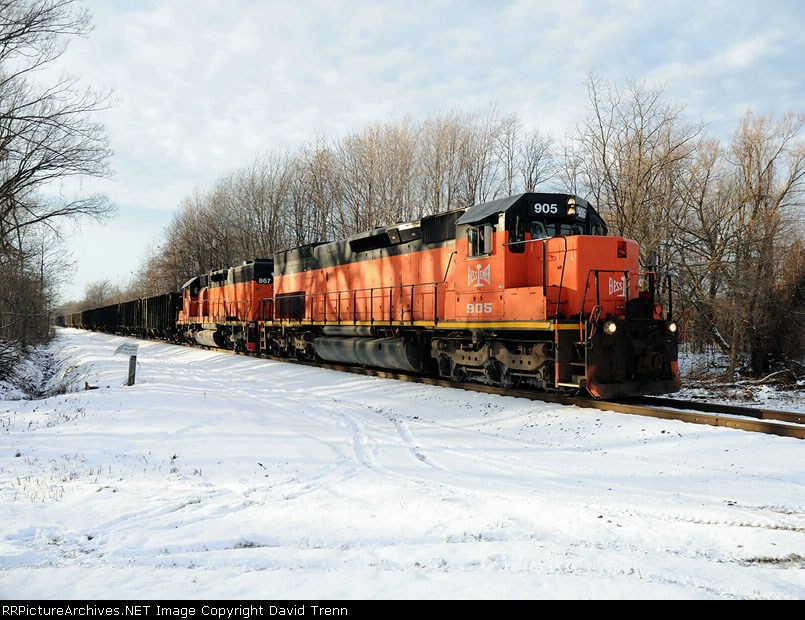 B&LE 905 & 867 are at West Springfield, Pa. on their southward journey