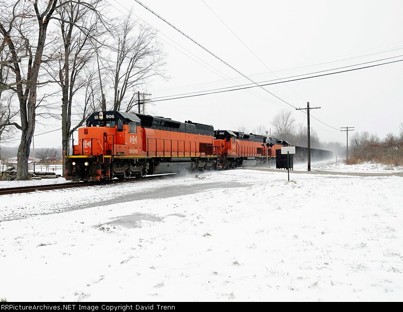 Southbound B&LE 906, 902 & 907 hit Beaver St.