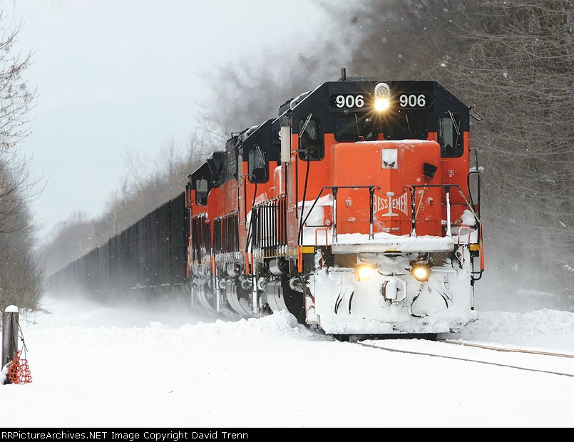 B&LE 906 hits Huntley Rd with its' load of ore