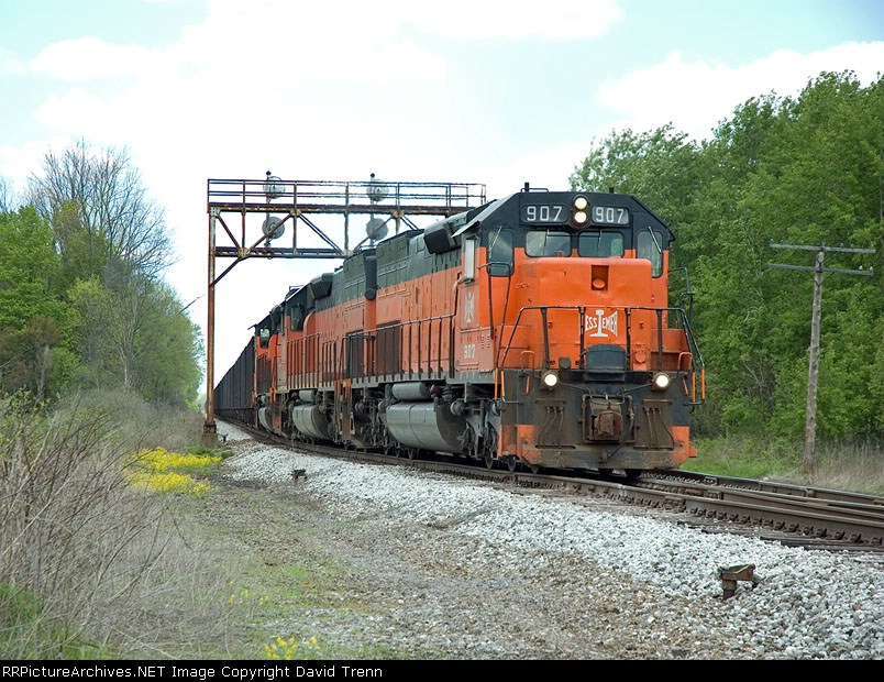 Southbound B&LE 907 at Sandy Jct  with it's loads of iron ore