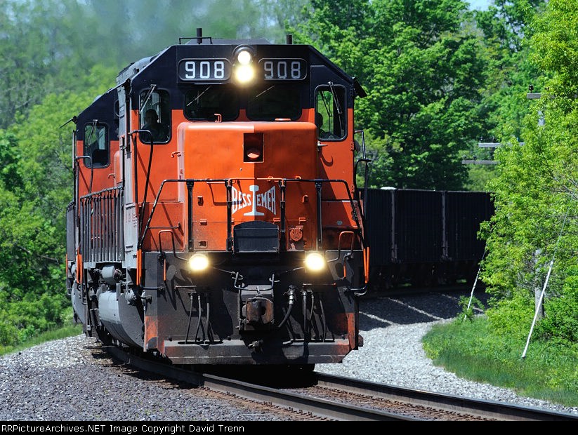 Southbound B&LE 908 approaches MX 114 on it way south
