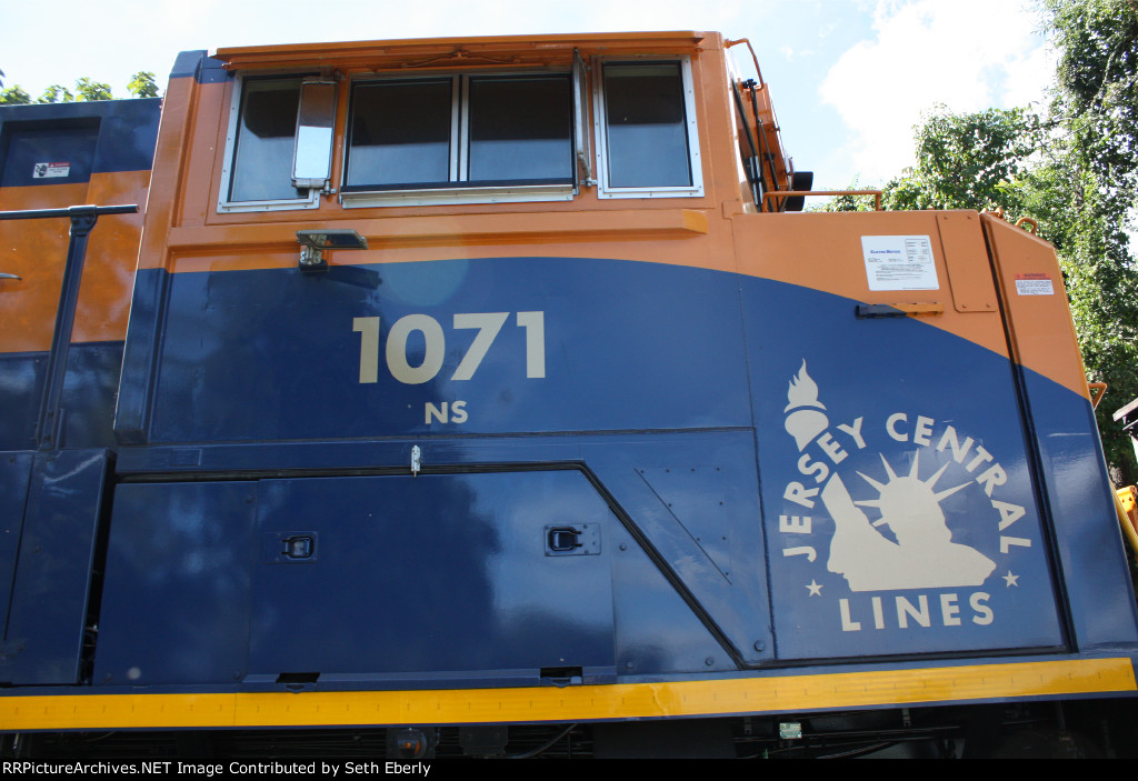 CNJ 1071 The New Jersey Central heritage unit Cab