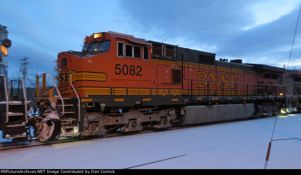 BNSF 5082