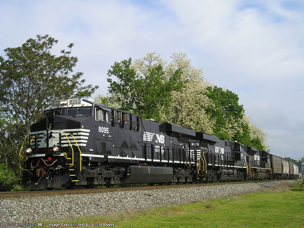 NS 8095 On NS 52 Q