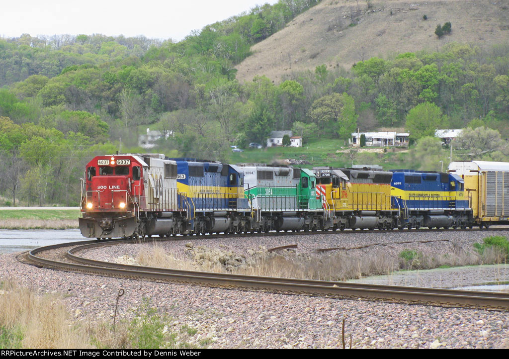 SOO  6037,   ICE's  Marquette  Sub.