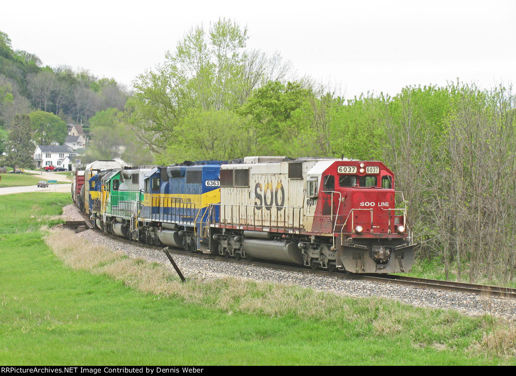 SOO 6037,  ICE's  Marquette  Sub.
