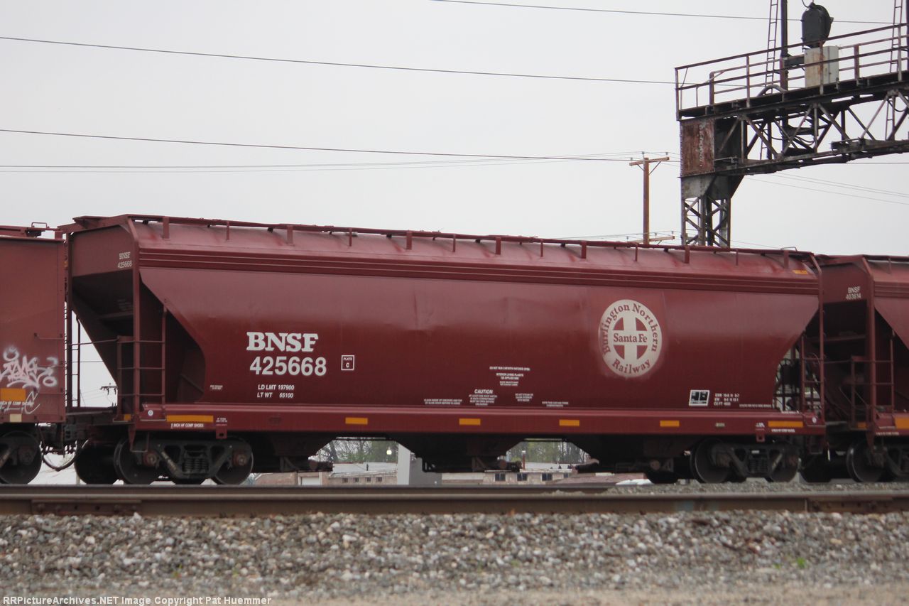 BNSF 425668