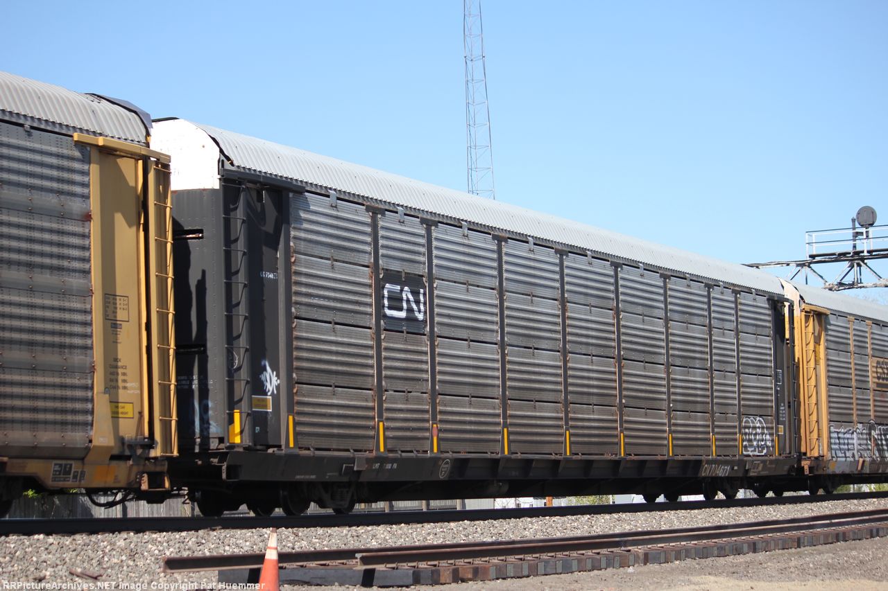 CN 704671