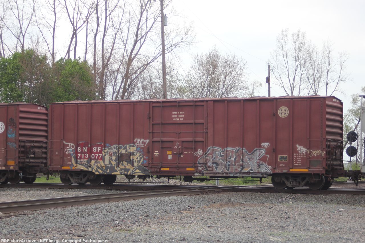 BNSF 713077