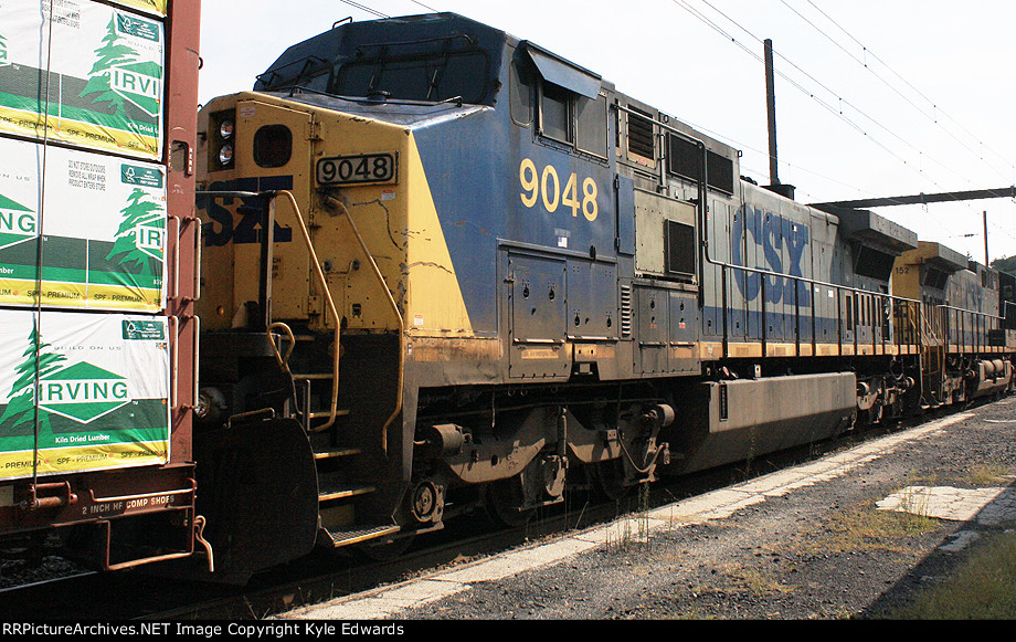 CSX C40-9W #9048 on Q417-26