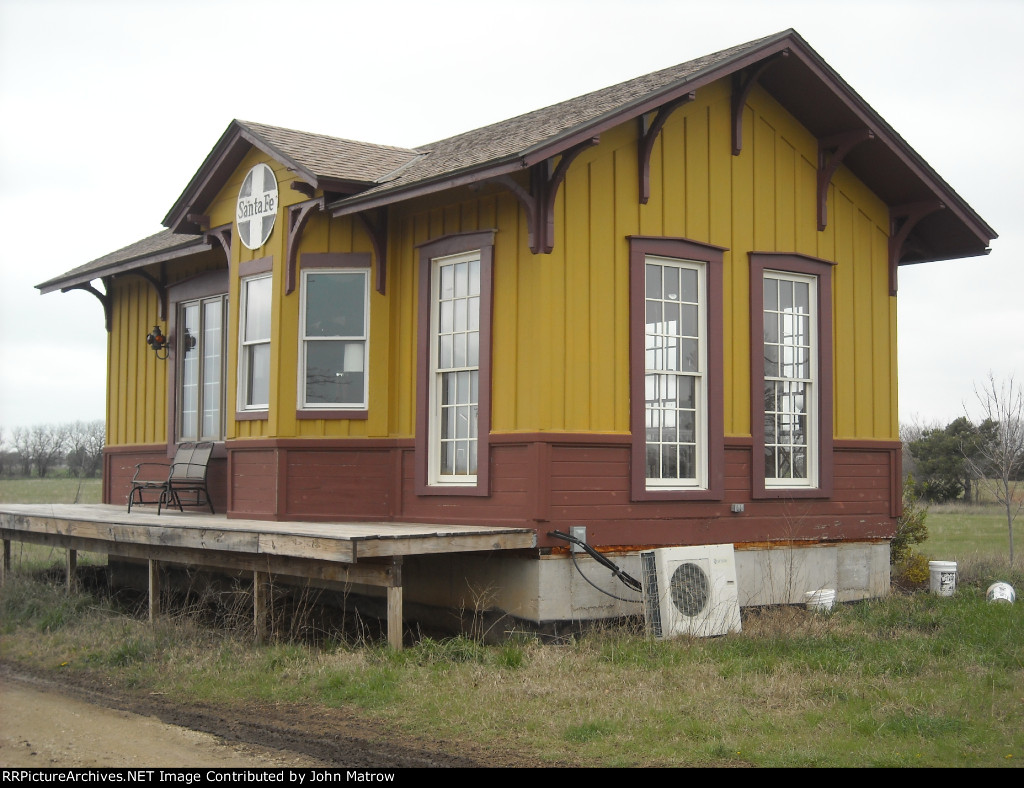 Former ATSF Rose Hill Depot