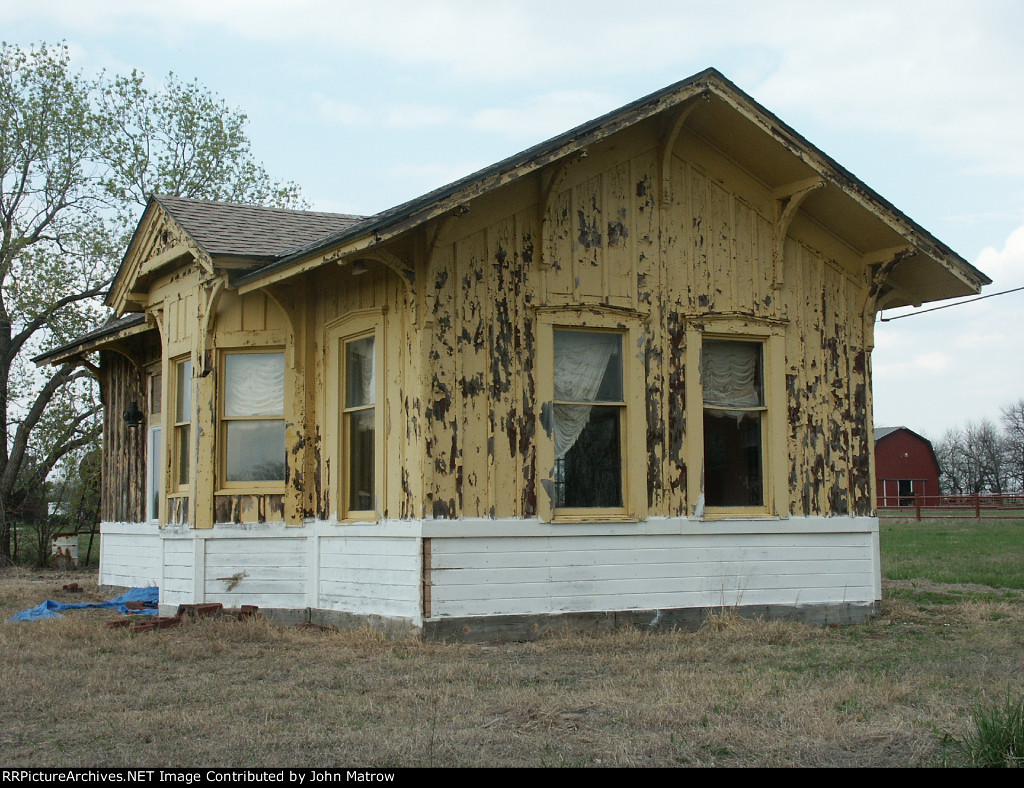 Former ATSF Rose Hill Depot