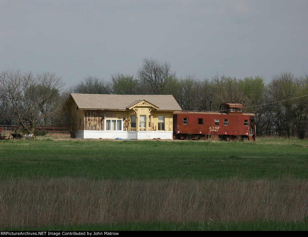 Former ATSF Rose Hill Depot
