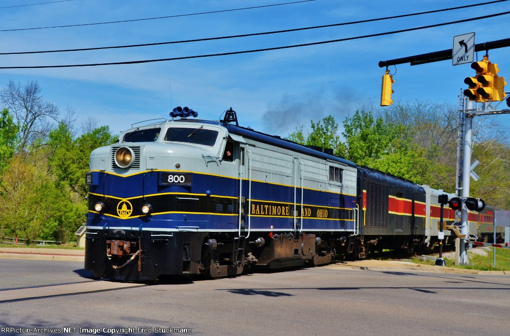 Trainmaster waves on the afternoon northbound.
