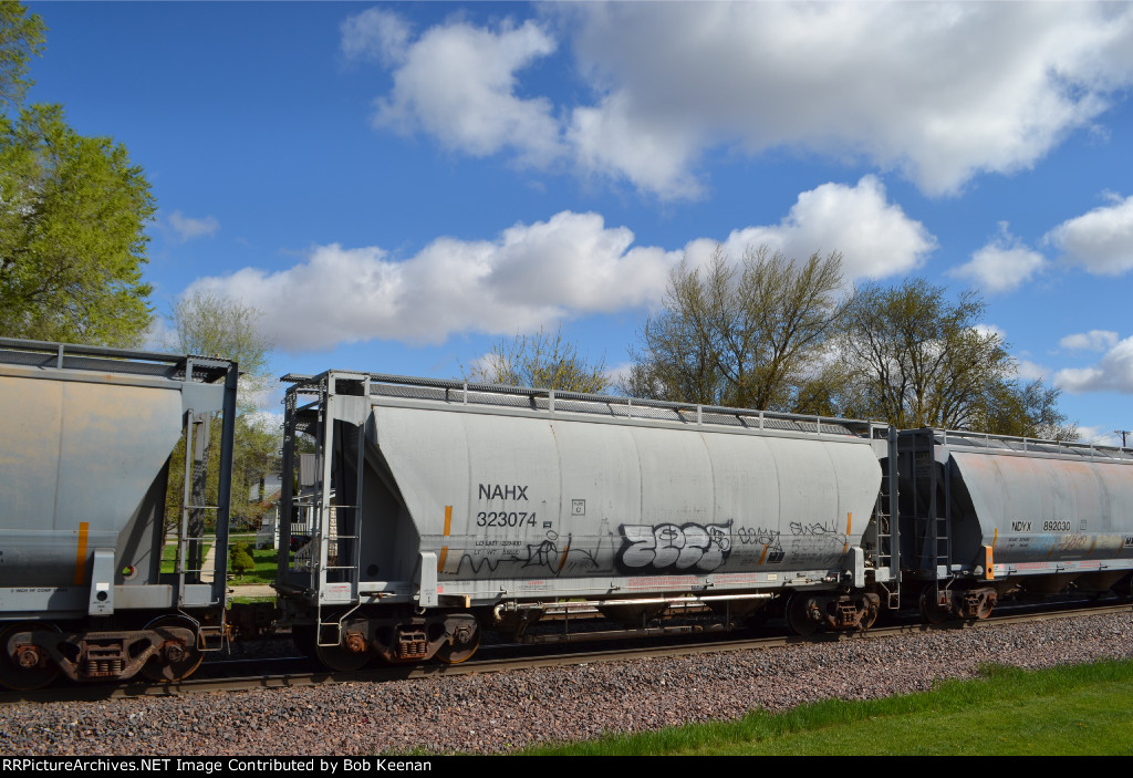 NAHX 323074