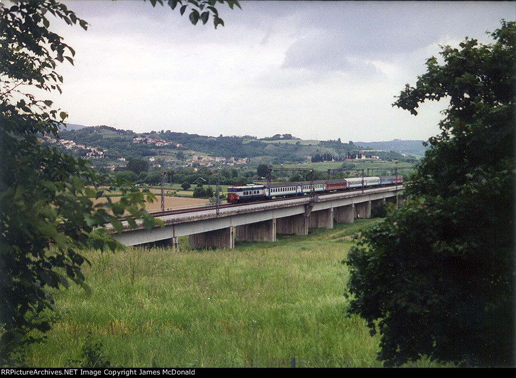 E656 on an Italian regional train