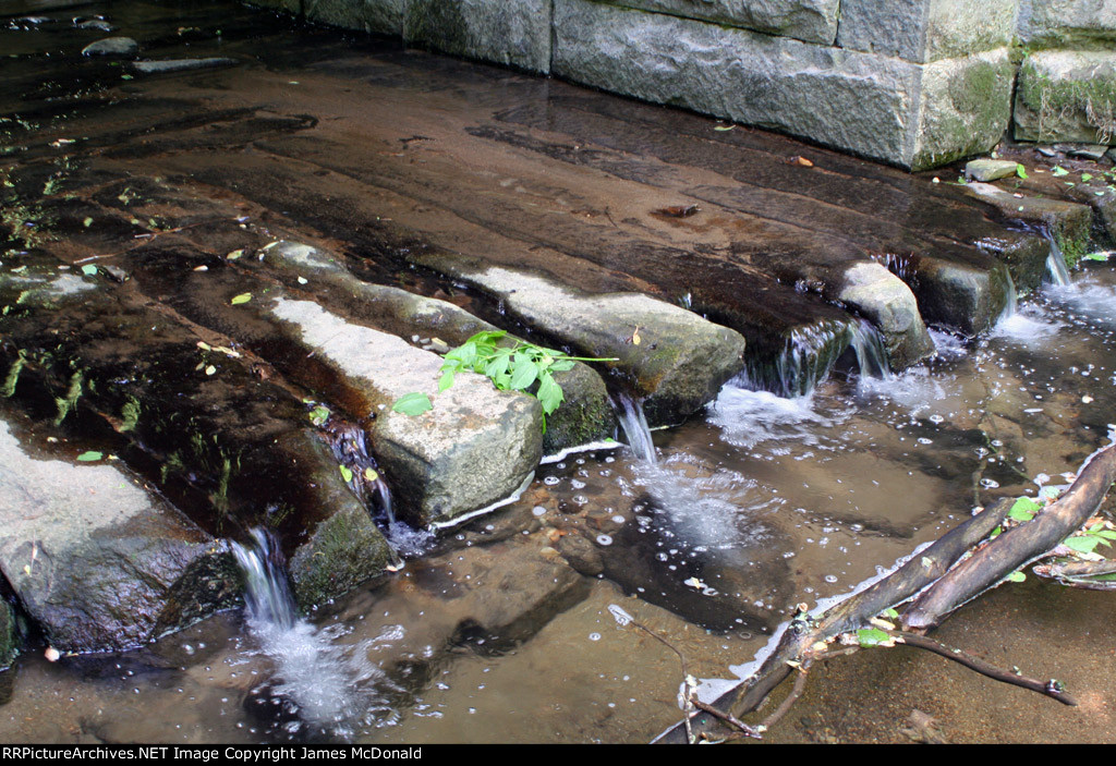 Stone sill track recycled