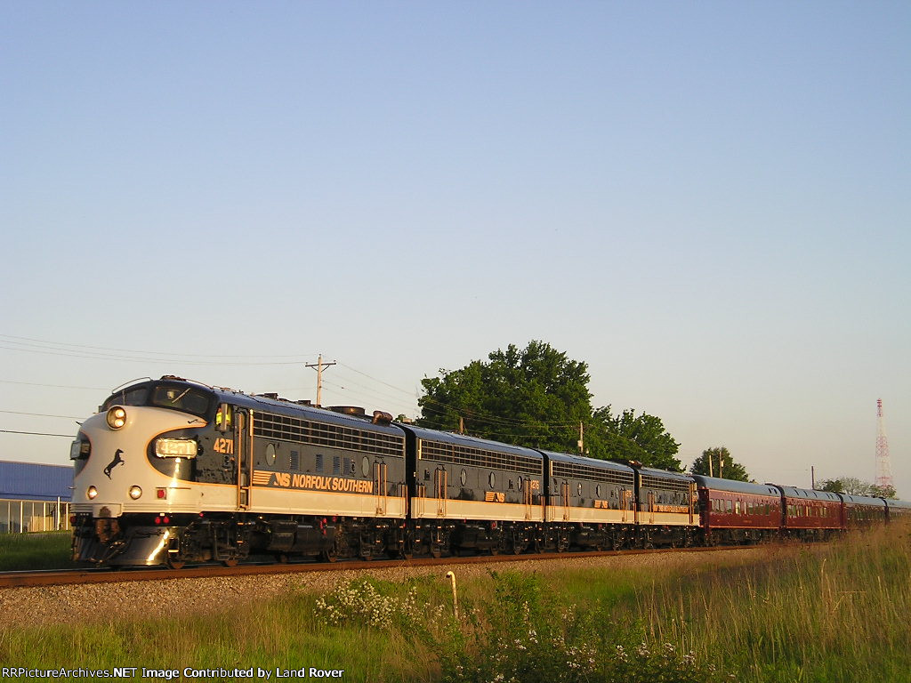 NS 4271 On NS 956 Northbound